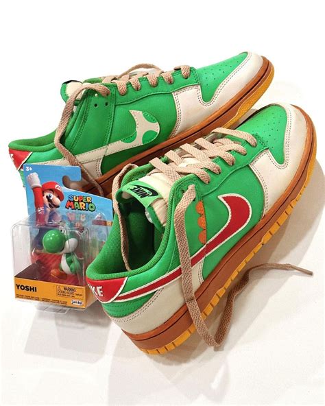 yoshi nike dunk shoes